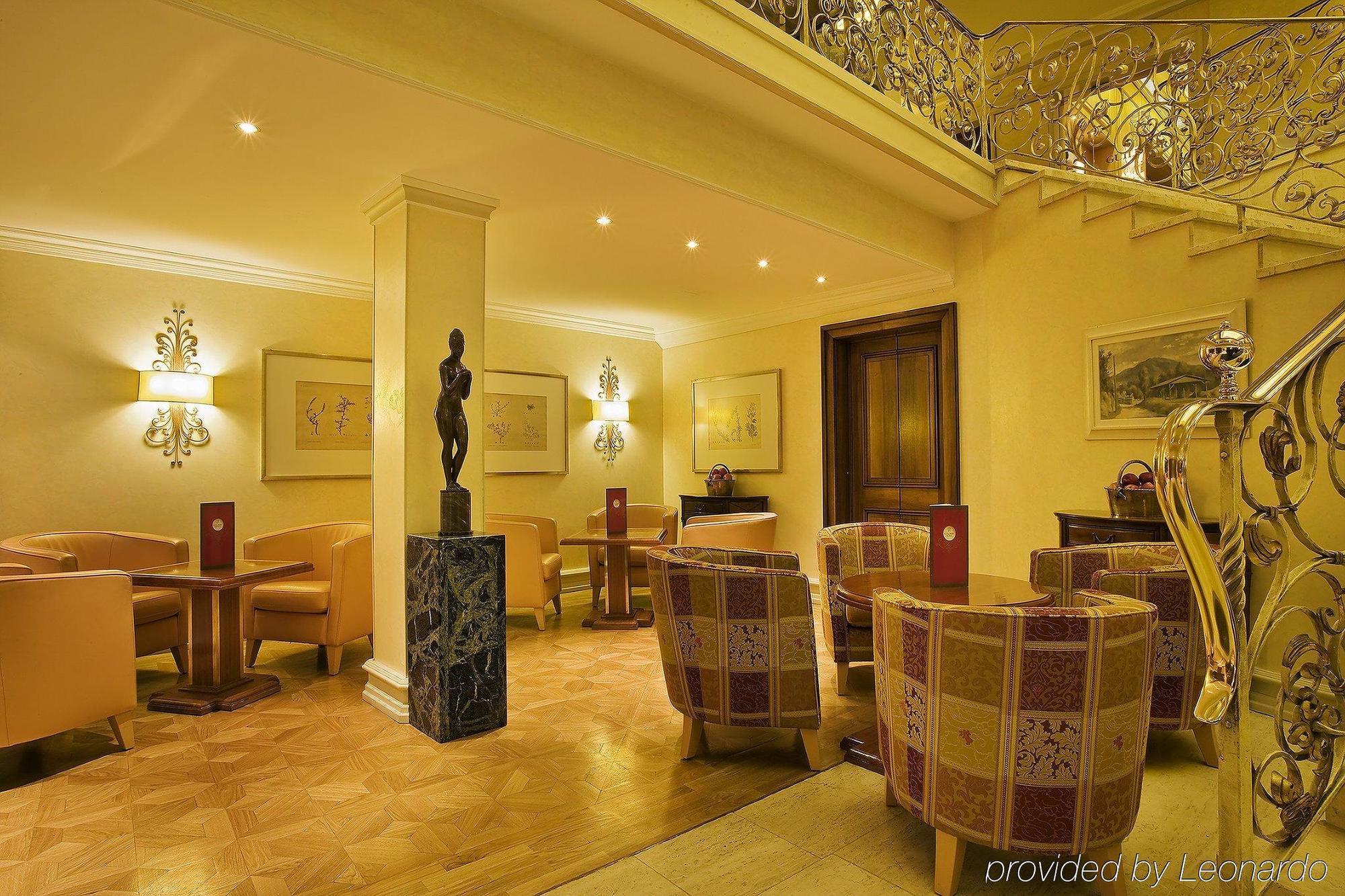 Colombi Hotel Freiburg im Breisgau Restoran fotoğraf The hotel's lobby