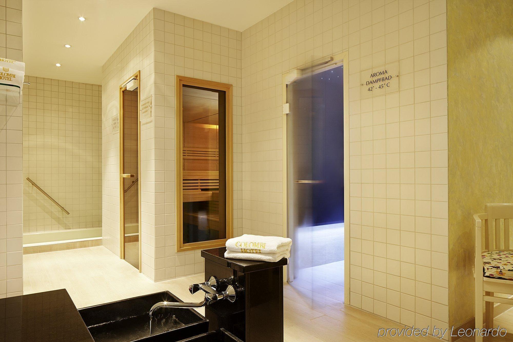 Colombi Hotel Freiburg im Breisgau Dış mekan fotoğraf A modern Finnish sauna