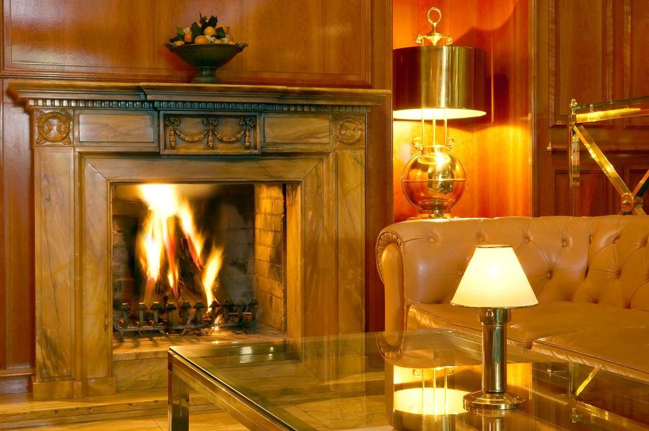 Colombi Hotel Freiburg im Breisgau İç mekan fotoğraf A fireplace in a hotel