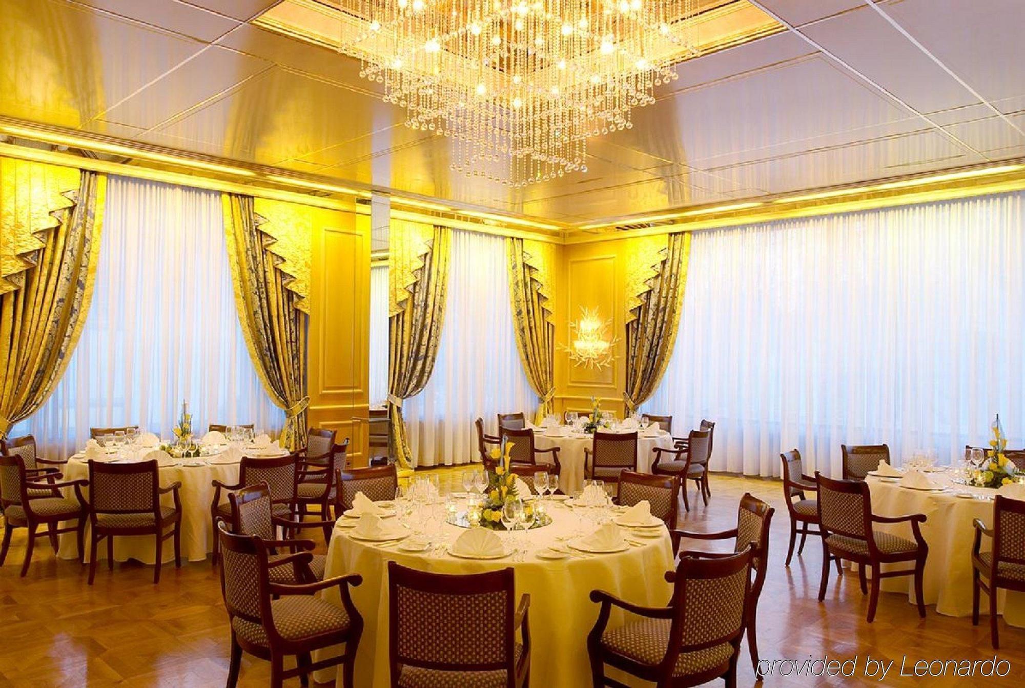 Colombi Hotel Freiburg im Breisgau Konforlar fotoğraf The interior of the restaurant