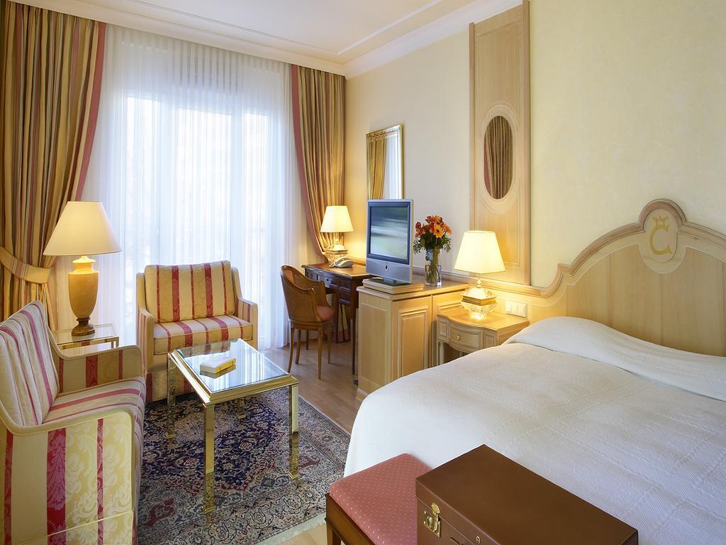 Colombi Hotel Freiburg im Breisgau Oda fotoğraf A room at the Grand Hotel