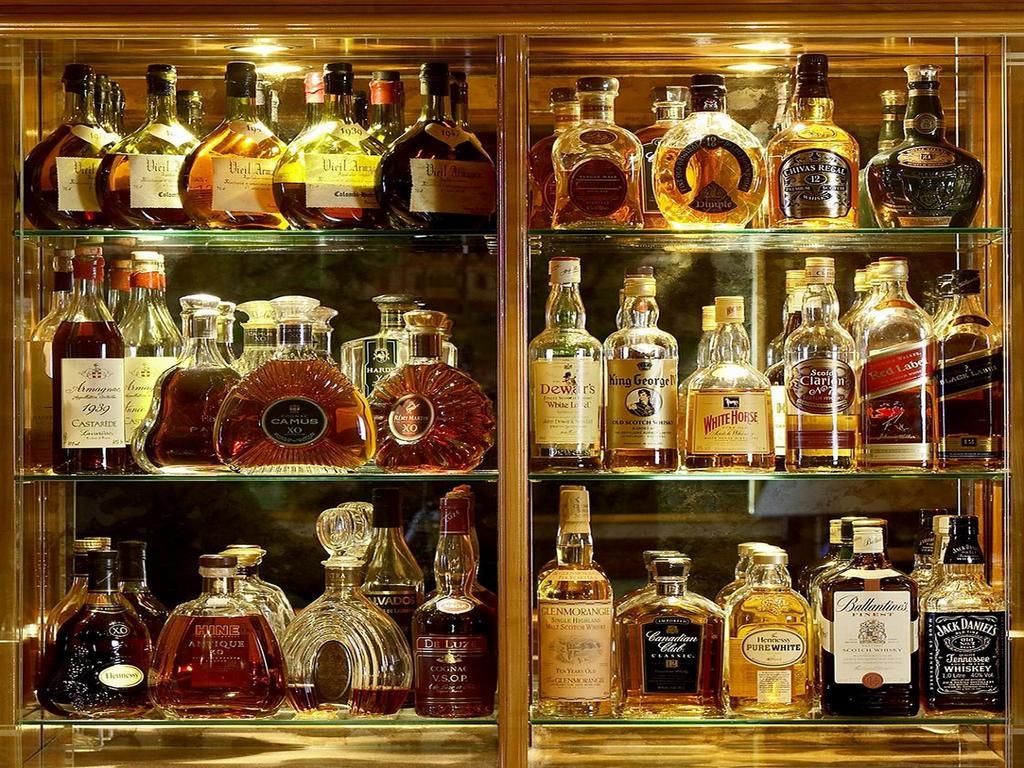 Colombi Hotel Freiburg im Breisgau Dış mekan fotoğraf A selection of cognacs