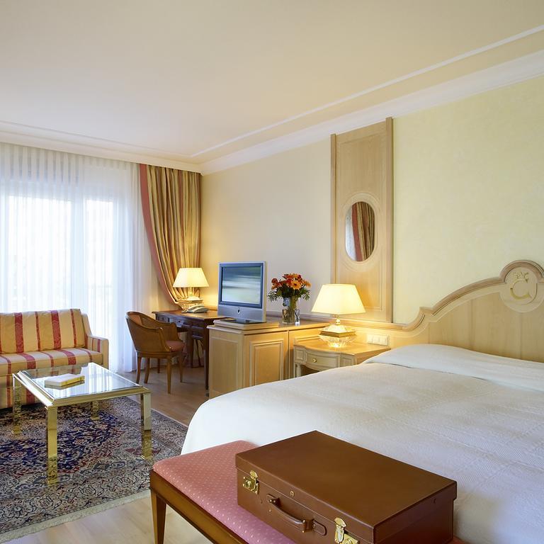 Colombi Hotel Freiburg im Breisgau Dış mekan fotoğraf A room at the hotel